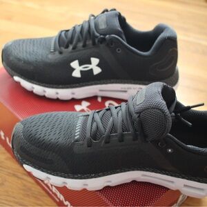 Under Armour Hovr Infinite 2 Size 12US Black